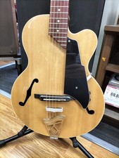 Mini guitare acoustique