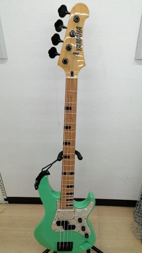 Guitare basse électrique