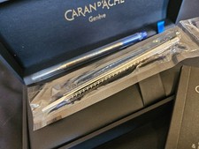 * Stylo Bille Caran d'Ache