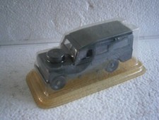 VOITURE MILITAIRE LAND ROVER