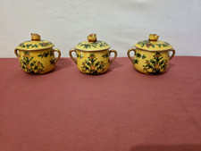 3 petits pots en porcelaine "Delvaux à Paris" à décor de fleurs - XXe