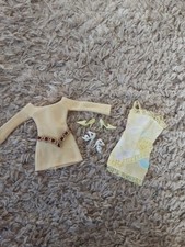 Vêtements Barbie Et Autres 