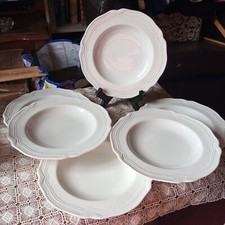 6 assiettes creuses blanches