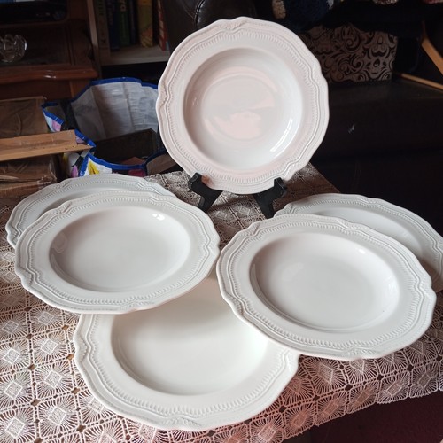 Assiettes creuses blanches - 6,