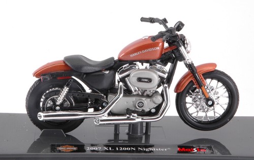 Miniature moto auto 18 - auto, 1:18
