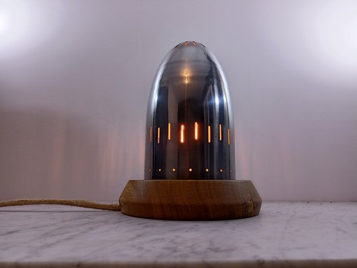Lampe elégante propulsive - elégante,