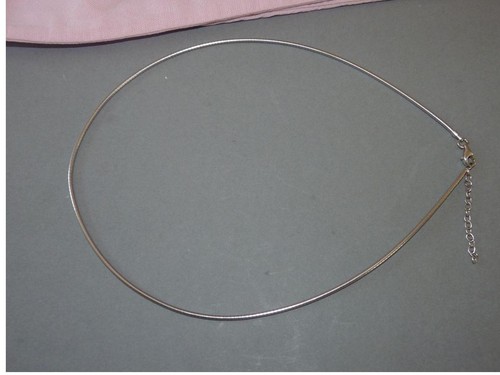 Collier ancien ras cou - du,