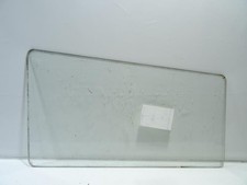 Vitre avant gauche CASE 580F