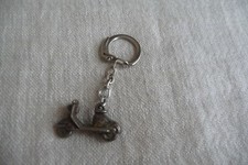 PORTE CLES VESPA SCOOTER .