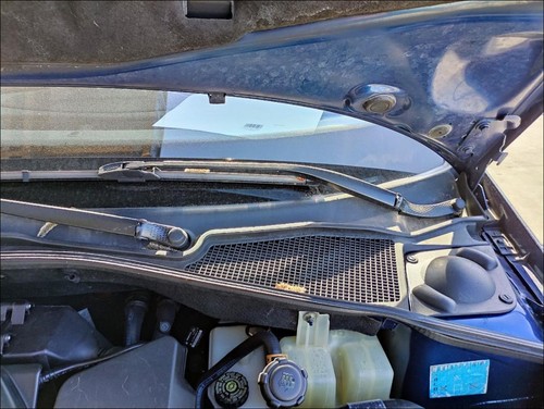 Moteur essuie glace avant