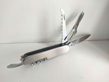 Couteau multifonction pliant