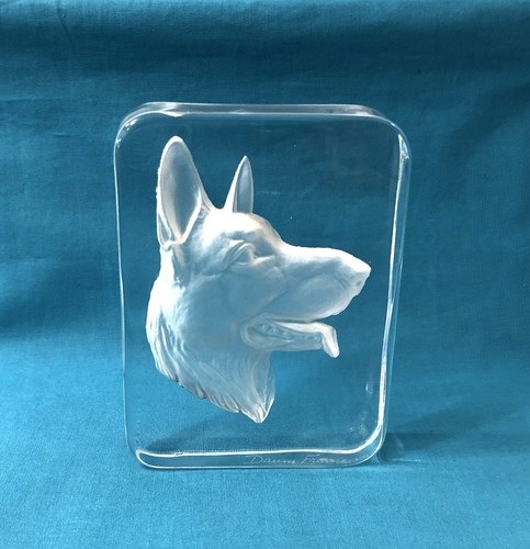 Sculpture presse papier - /,