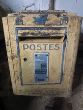 Ancienne boîte aux lettres de la Poste réformée 