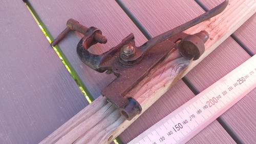 Ancien curieux sertisseur - , de