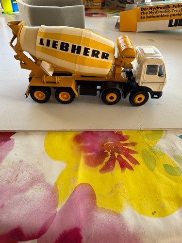 Toupie beton liebherr - beton, 904