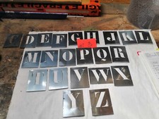 Pochoir en zinc , lettres . attention manque  A , B, I , S .   Lot 3