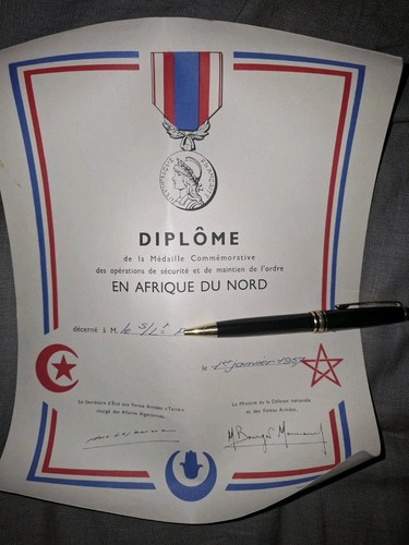 Authentique diplome attribuant - authentique,