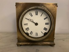 Pendule en métal chromé  Ste