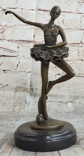 Sculpture figurine - sculpture,