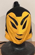 Masque Takeda dédicacé Pro Wrestling Match-Used par Kendo - jaune et noir