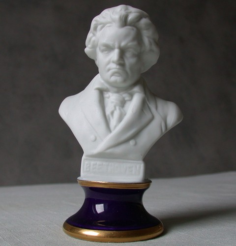 Joli buste porcelaine de - en,