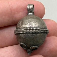 Ancien pendentif cloche