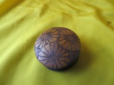 ancienne petite boite ronde en