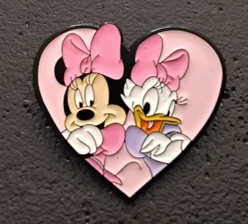 Pin dessin animé - pin’s,