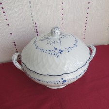 1 soupière en porcelaine de limoges Bernardaud modèle Hortense