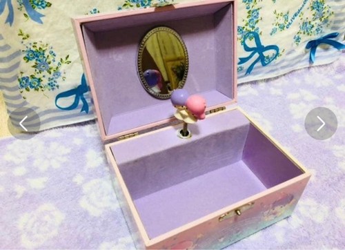 Boîte musique sanrio - boîte,