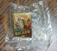 Pin's ancien Ricard Apéritif Neuf sous sachet plastique