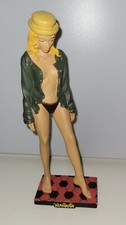 Figurine Pin-Up Résine Manara