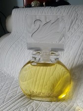 Factice Géant  VANDERBILT Gloria