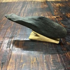 Pierre noire ornementale de