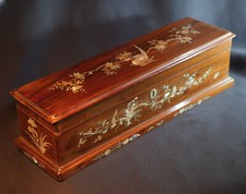 Boite pour éventail ou gants en marqueterie de nacre - XIX ième siècle