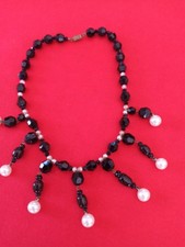 collier  ras de cou en Jais de Paris perle de protection