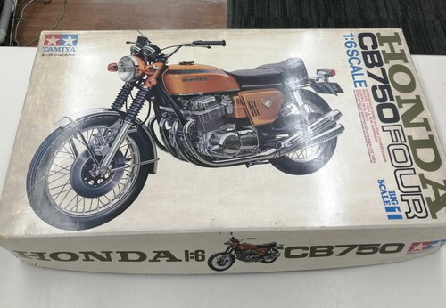 Tamiya honda dream - 1/6,