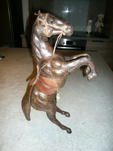 Cheval cuir hauteur 38 - cheval,