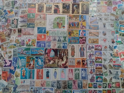 Lot vrac 1000 timbres monde - 1000,