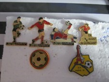 6 pin's neuf foot 3 du loto sportif un en avant de Guingamp us paris ballon 