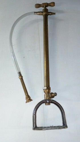 Ancienne pompe laiton - , etrier