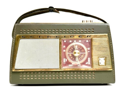 Ancien poste transistors - À,