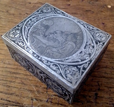 JOLIE BOÎTE A TIMBRE EN BOIS