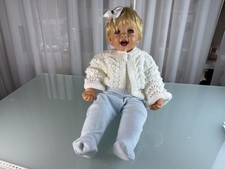 Poupée d'artiste poupée en