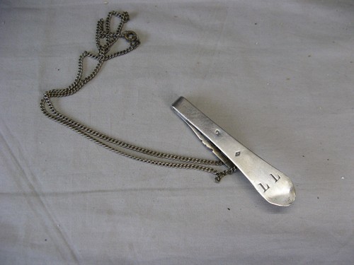 Ancienne pince jupe - pince, en