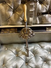 Bel Ancien Hochet Siffleur