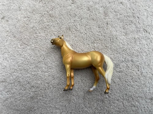Breyer horse stablemate 5922 - horse,