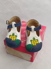 Lot 2 chaussures enfants