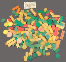 Lot d'anciens jetons en bois