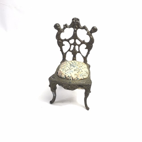 Chaise miniature porte - chaise,